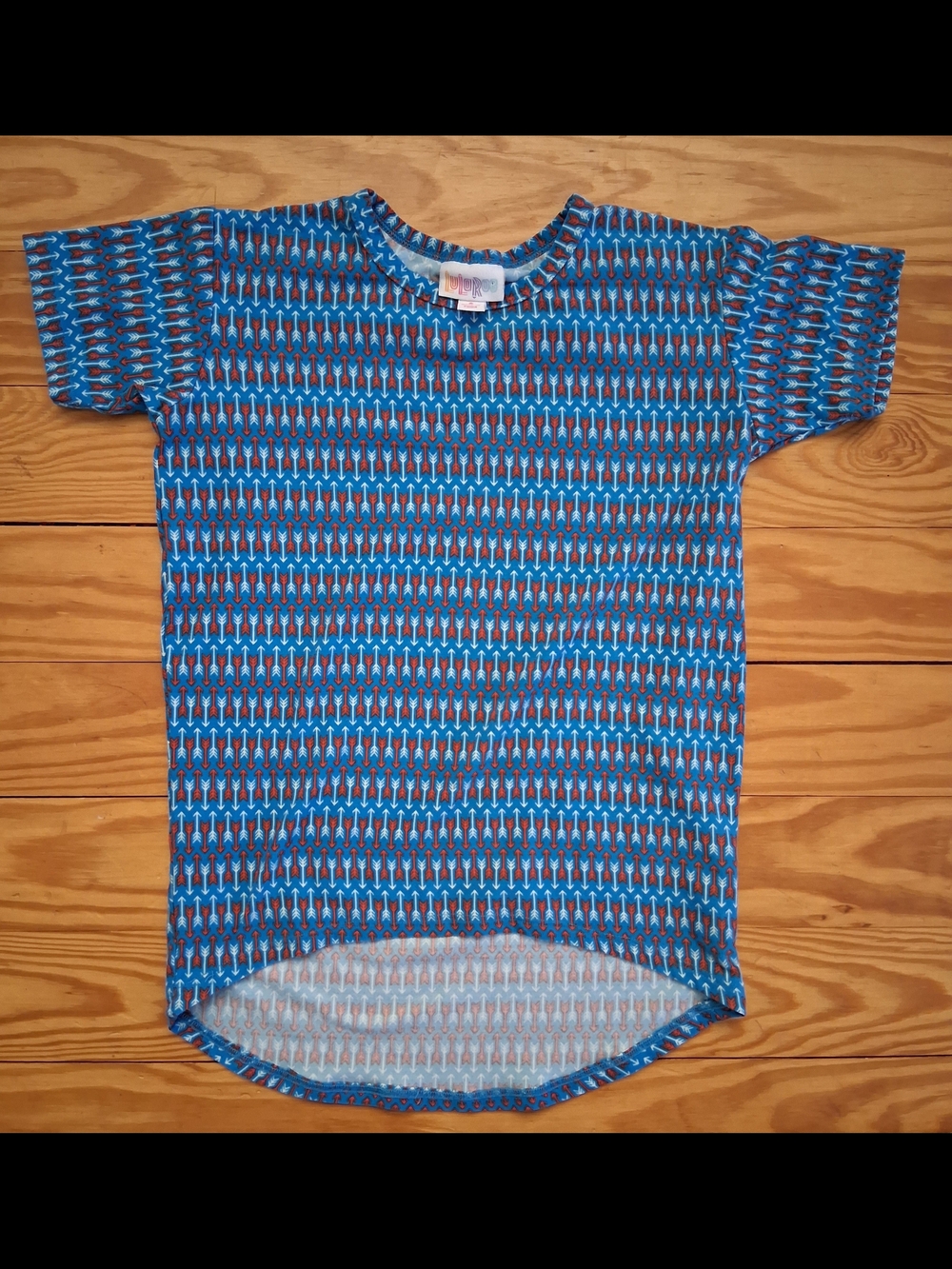 LuLaRoe Blue Patterned Short Sleeve Kids Tee